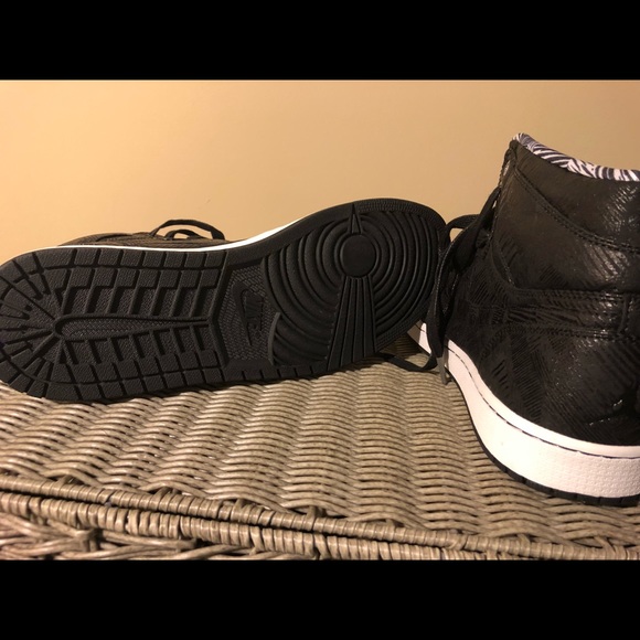 Shoes - Picture 8 of 8